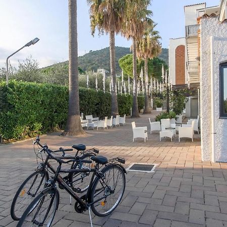 Liguria Apartments Пьетра-Лигуре Экстерьер фото